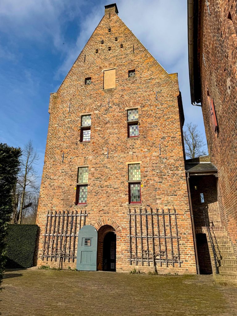 Platte torensuite van Kasteel Huis Bergh