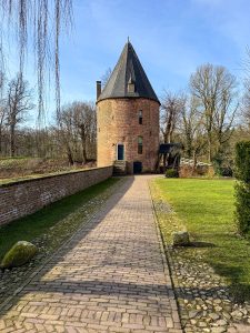 Ronde torensuite bij Kasteel Huis Bergh